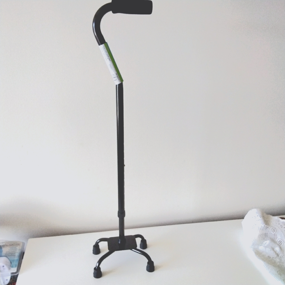 FOAM GRIP QUAD CANE, BLACK.